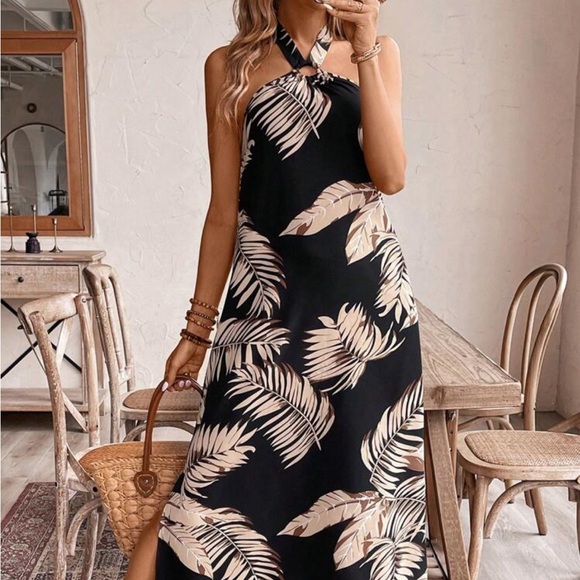 Elegant Black and Cream Leaf Print Skirt - Picture 1 of 2